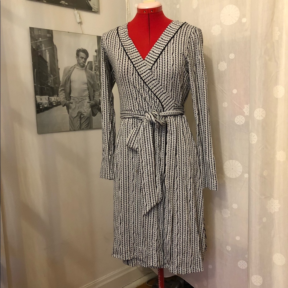 Banana Republic Wrap Dress - M